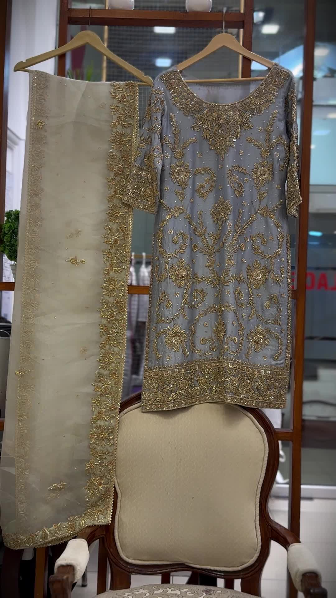 @zarri.palace