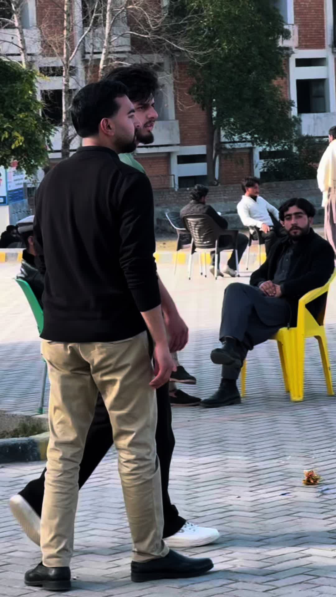 @SARDAR QASIM ✨