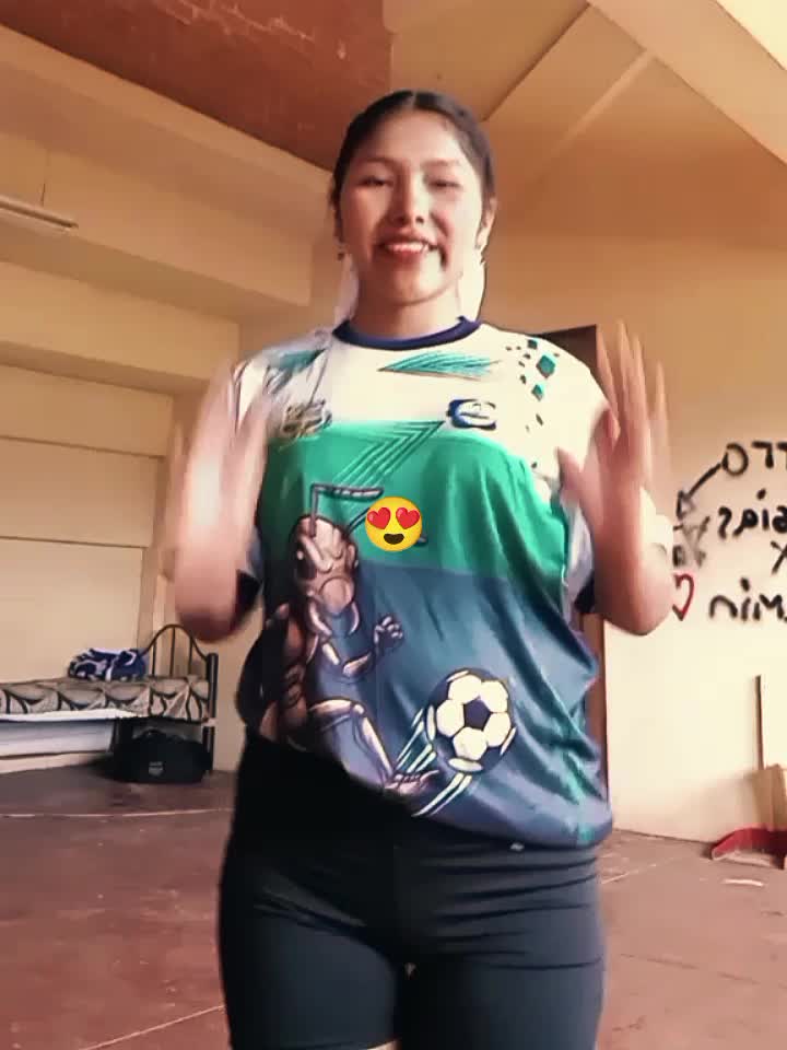 @shinahoteñita🍒🇧🇴