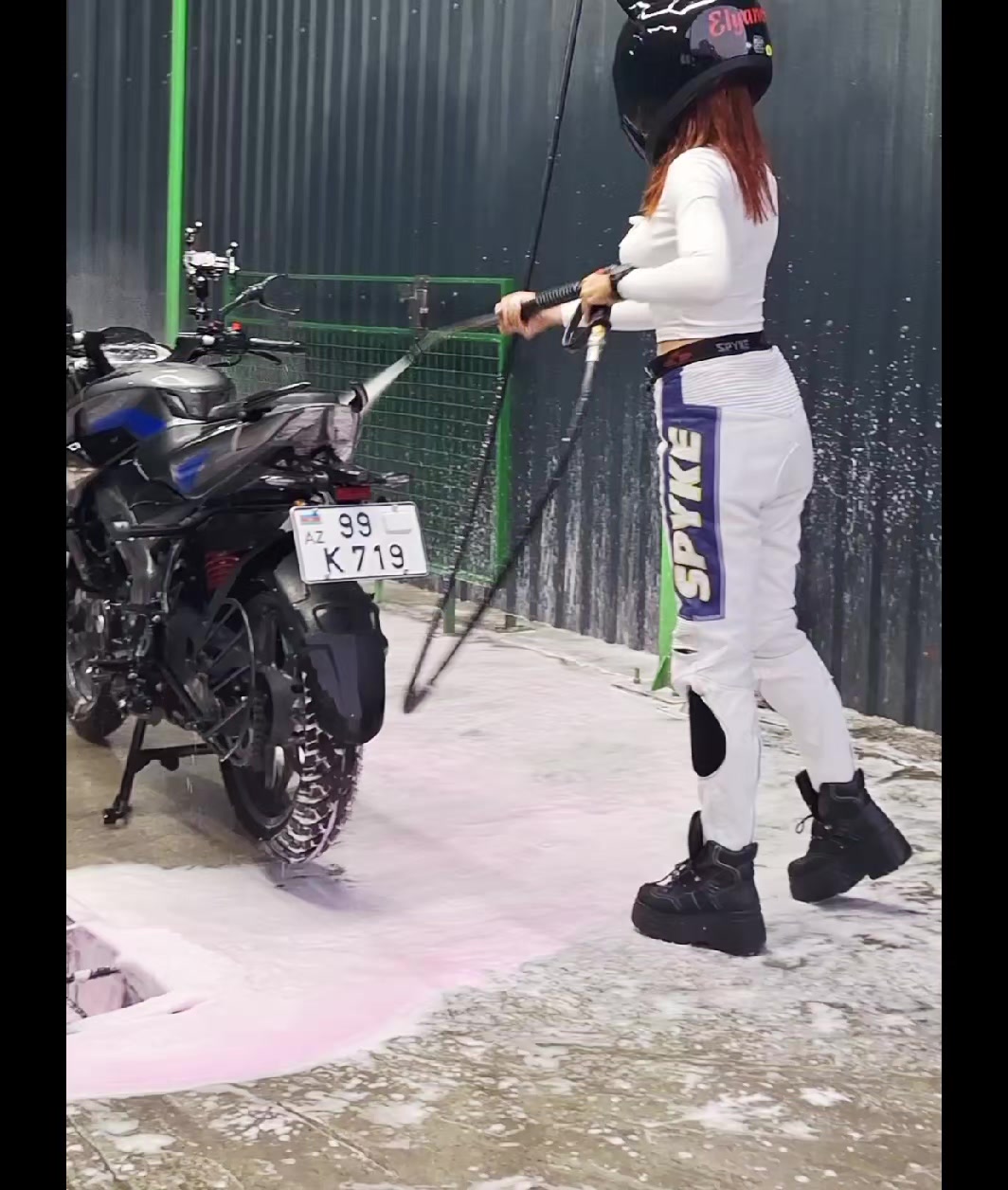 @Elyanora Ezimova