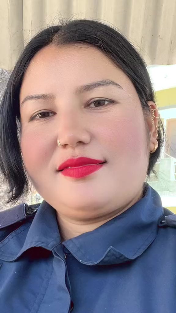 @घरकी एक्ली बुहारी लाहुरेनि👮
