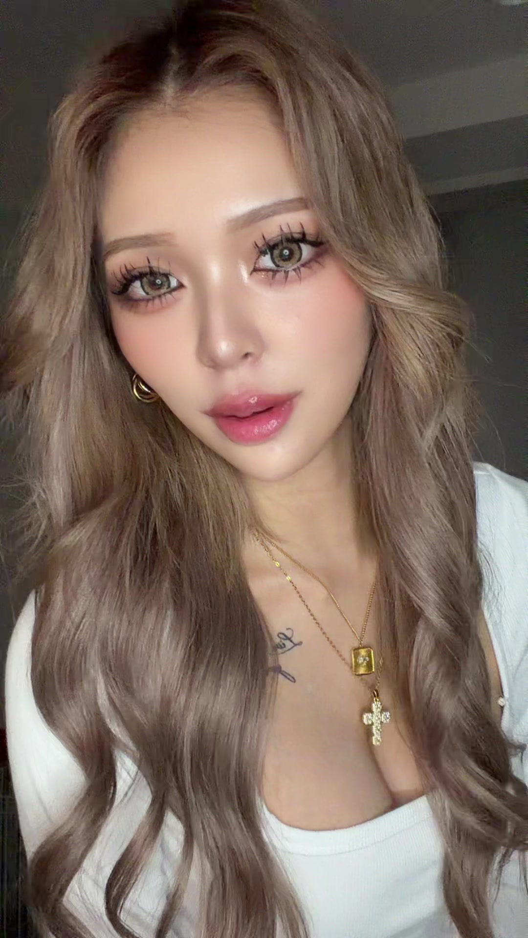 @マユ