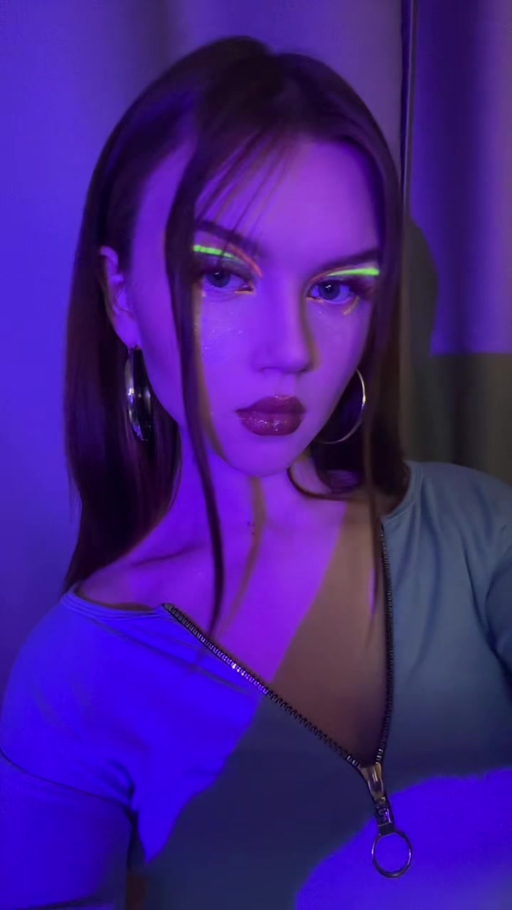 @_lisa23_