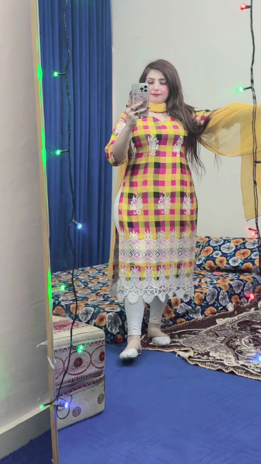 @zarosha_khan
