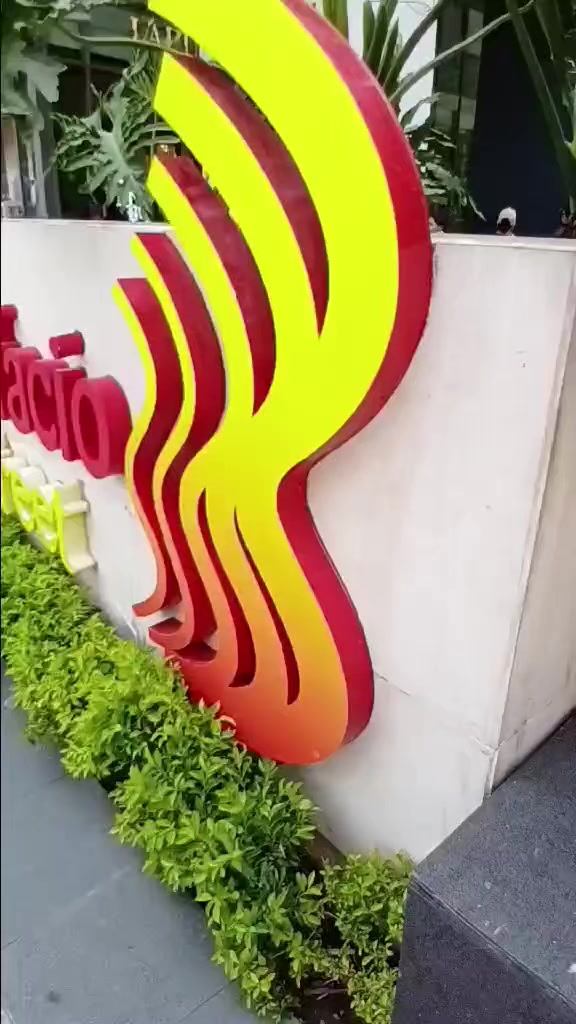 @Micaela