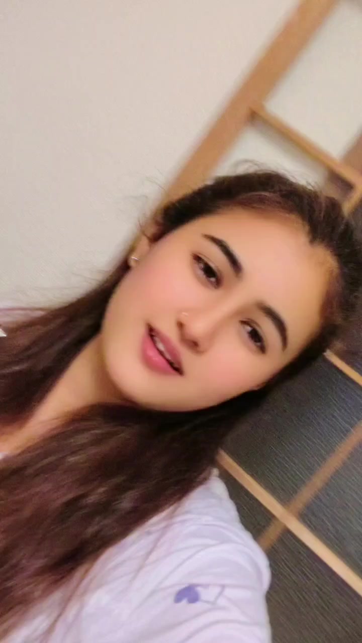 @JANU❤️💫