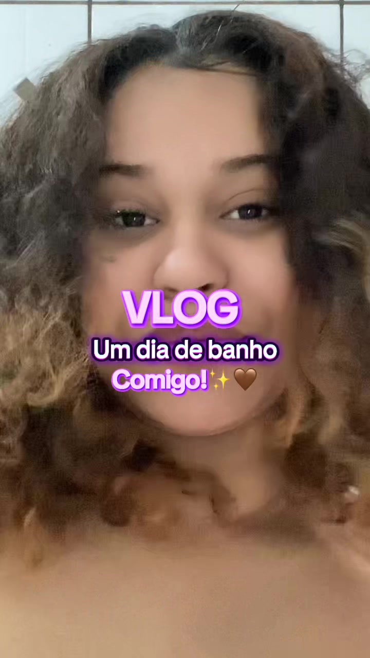 @carolainevitoria