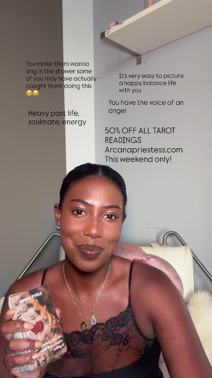 @Arcana Priestess Tarot Reader