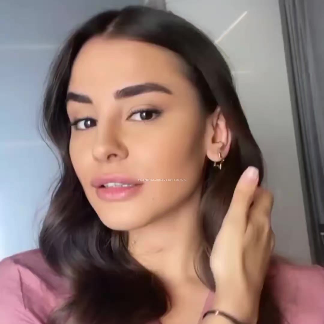 @🦋