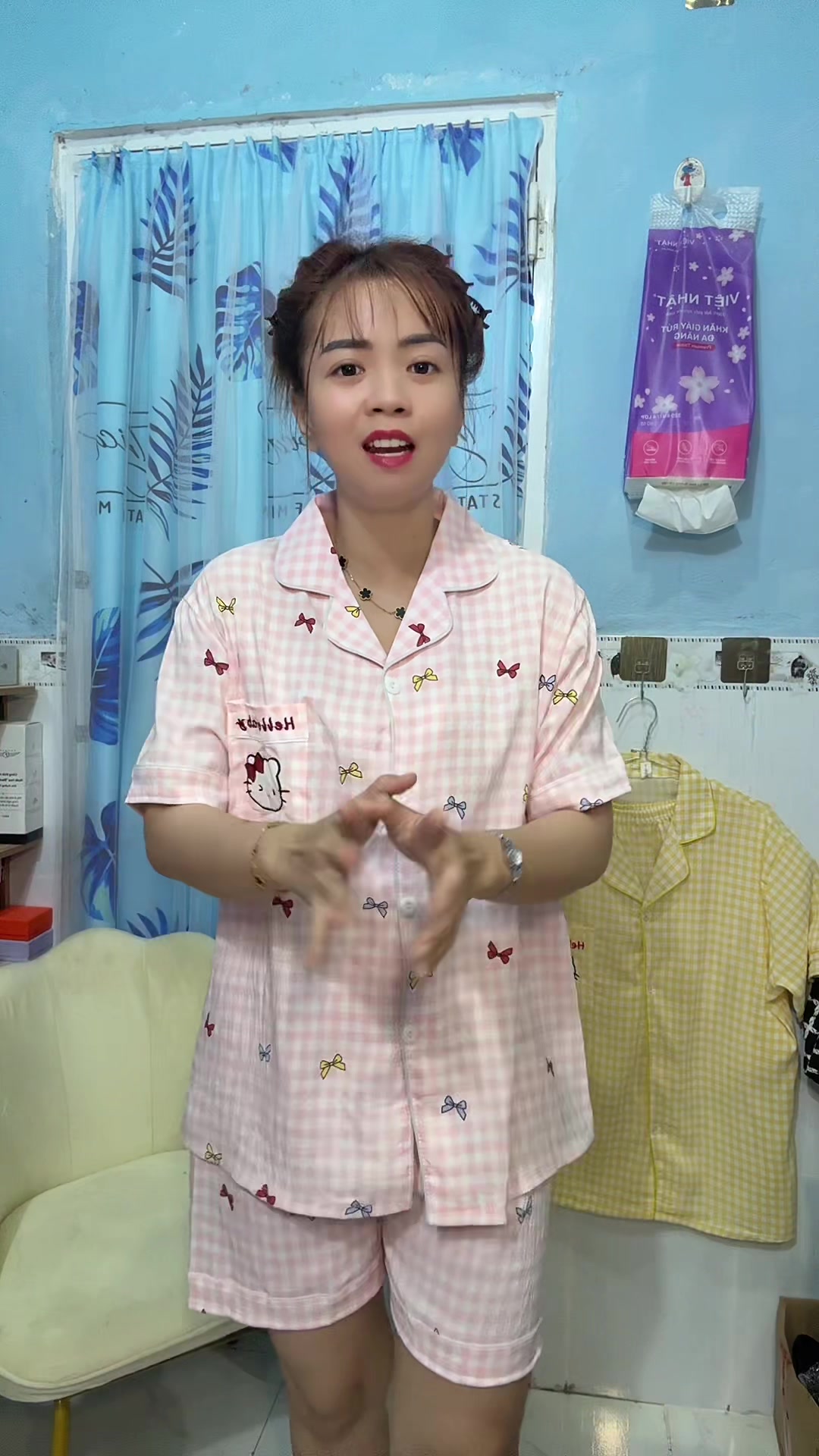 @Em Cẩm N&egrave;