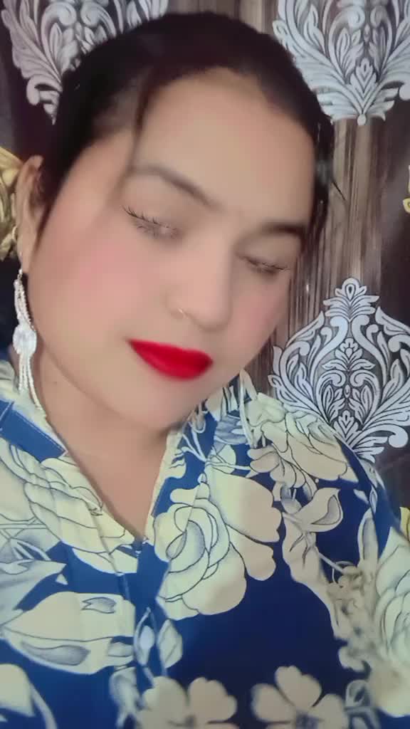 @Dubai girl@Chetna