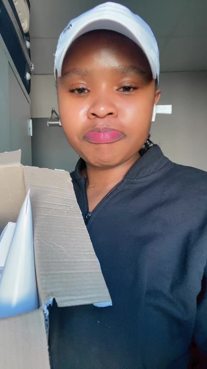 @Iviwe vee🎀