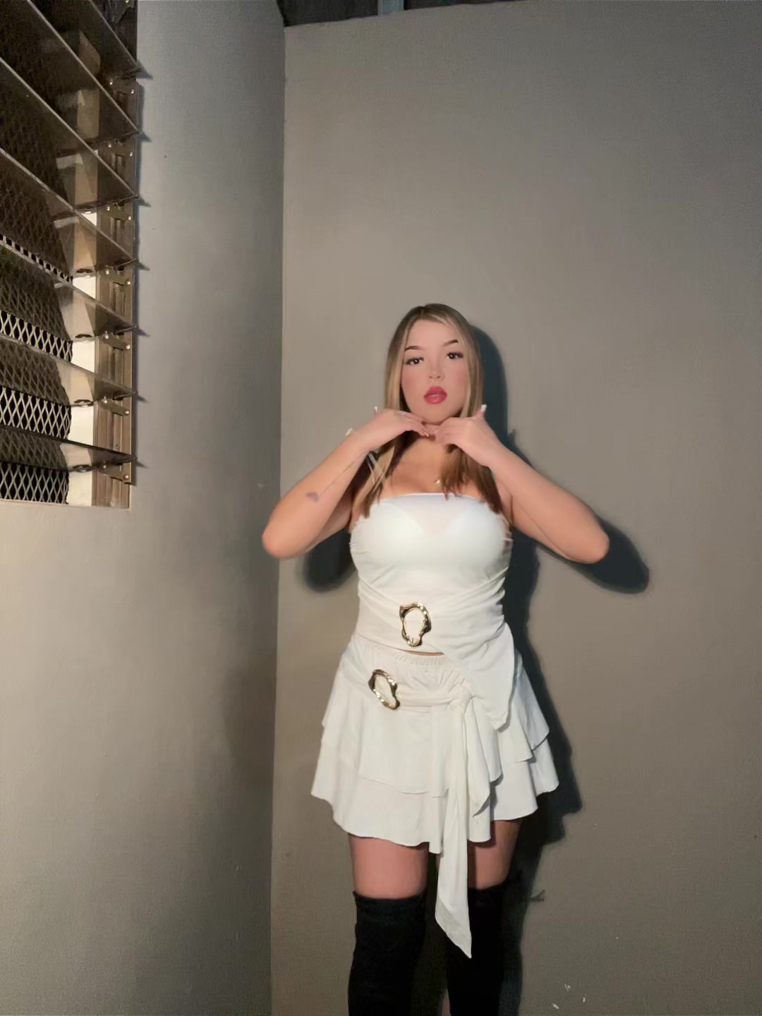 @👸🏼