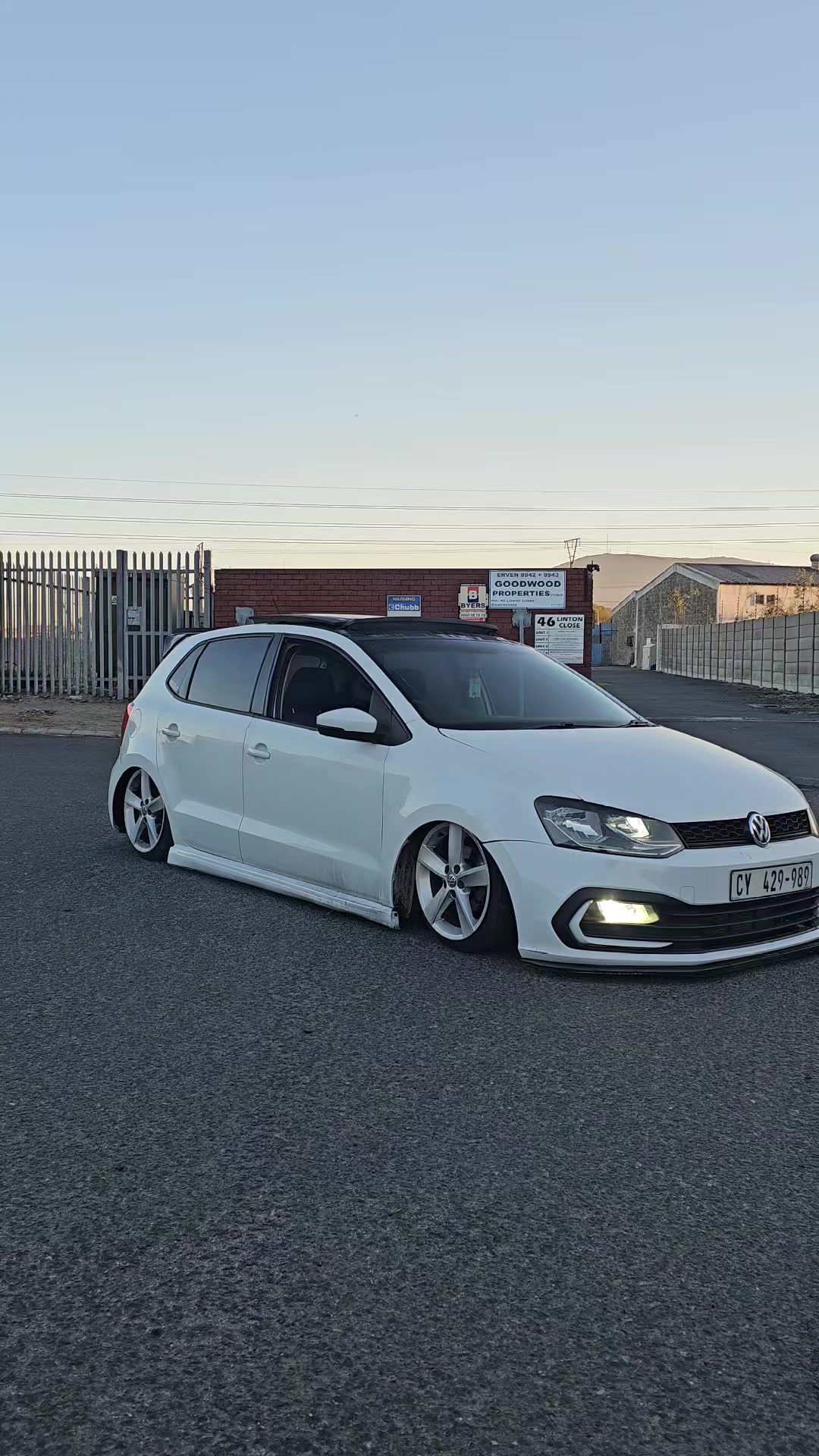 @travis_airm6x