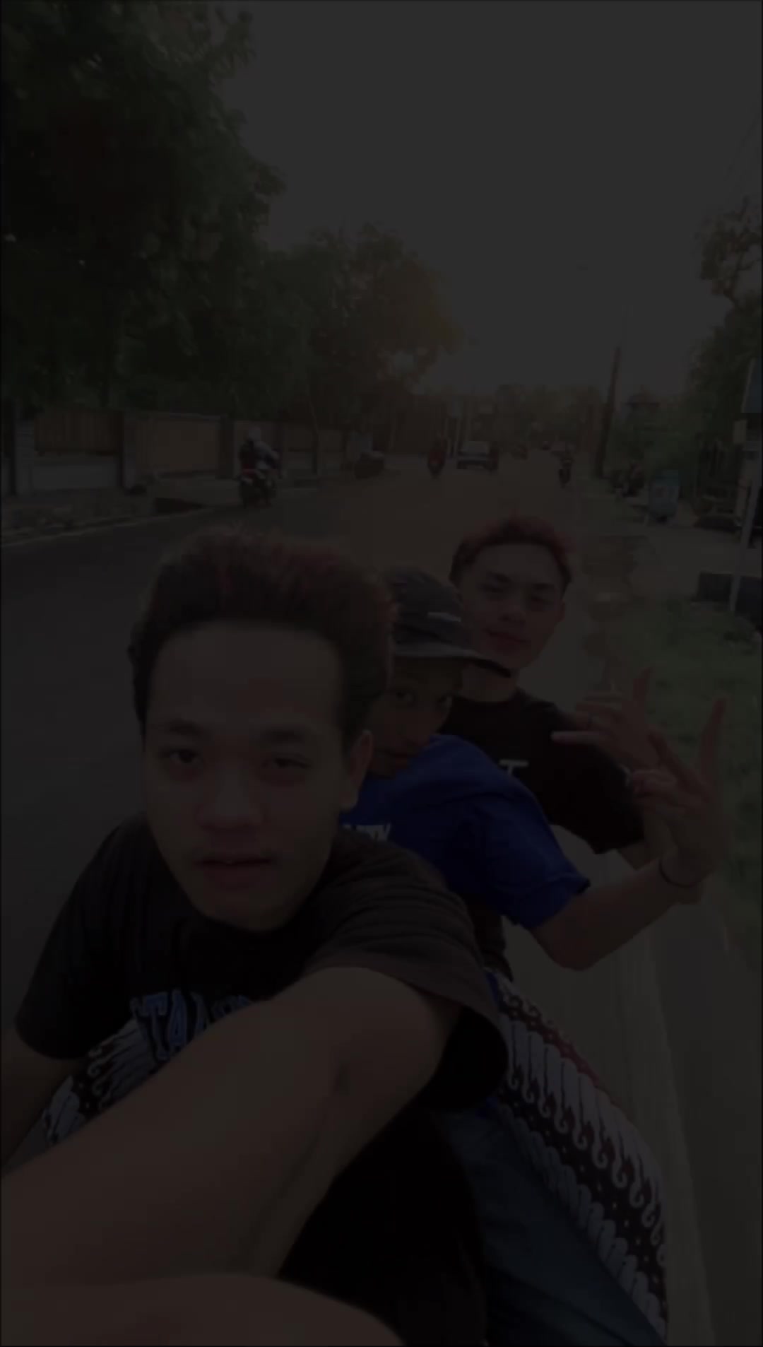 @4Nipzz
