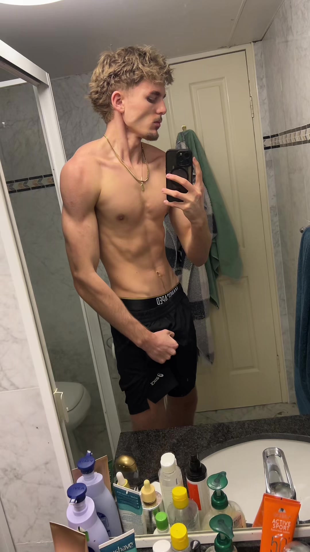 @queefanator69