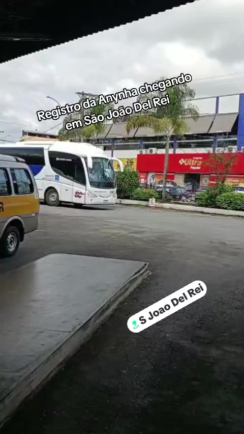 @Anynha Auxiliar de 🚍