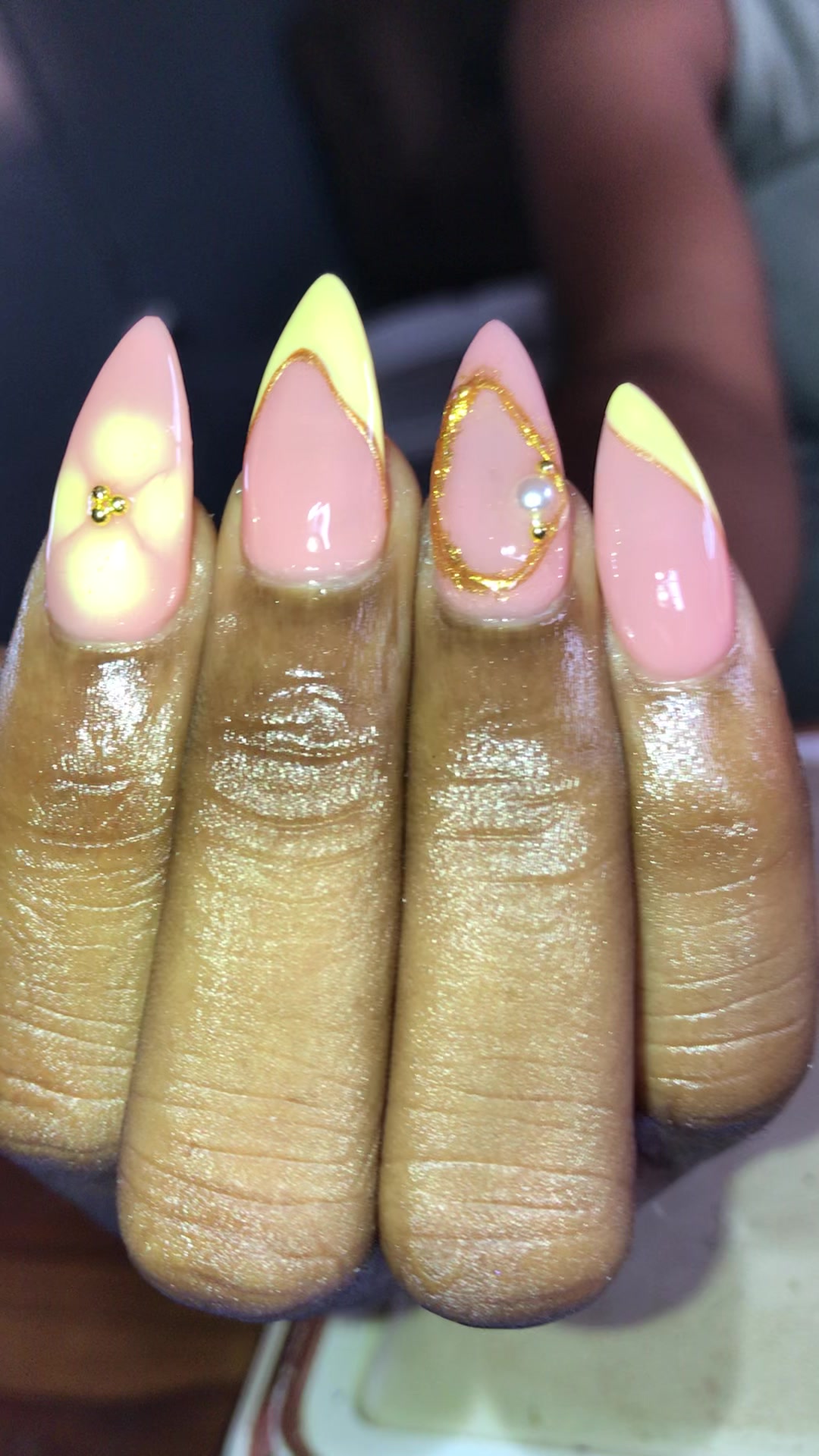 @NKM nail&rsquo;s Maman na conteneur