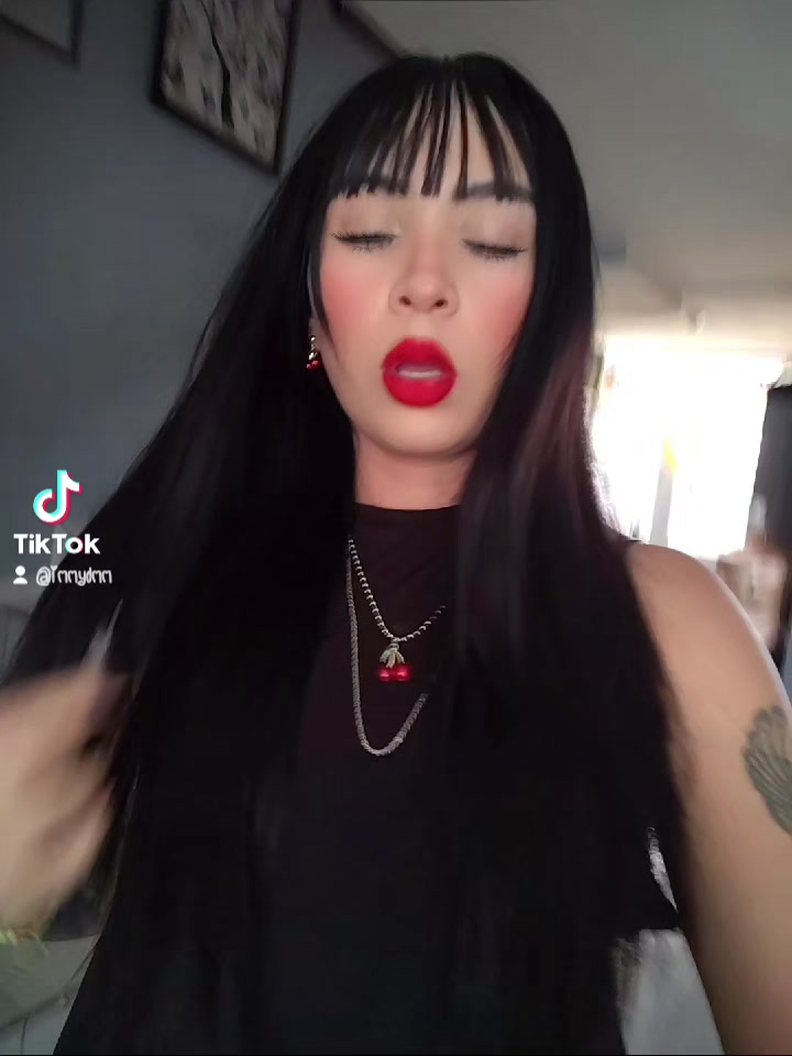 @Alma DM🍒🖤