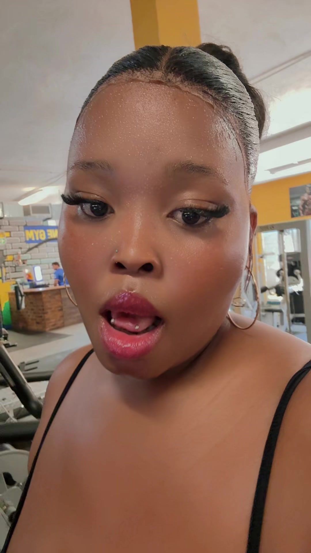 @Curvilicious 🥰F
