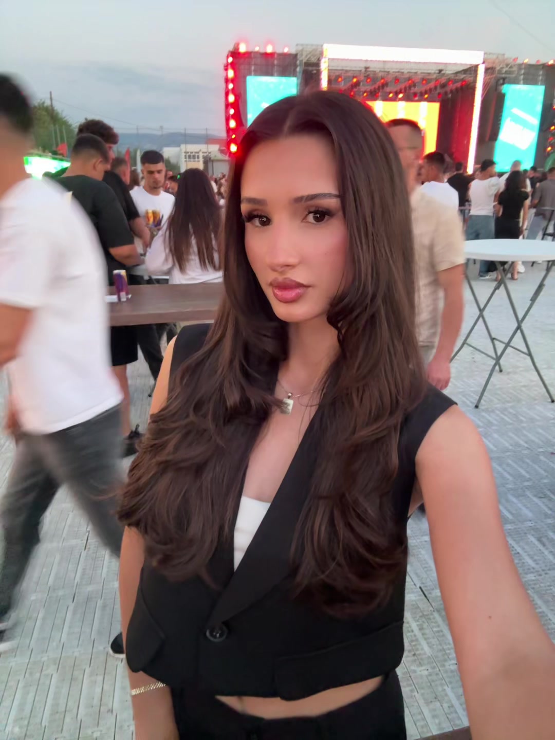 @𝐥𝐨𝐧𝐮𝐚