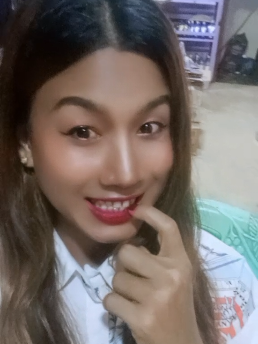 @မိတ်ကပ်ရဲရဲဖီးနစ်
