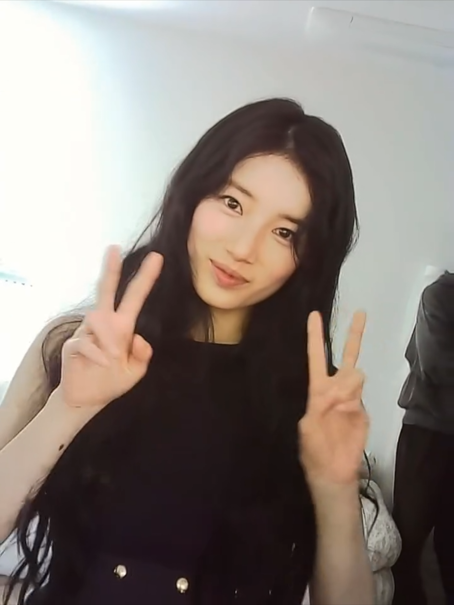@Bae Suzy ๐ฐ