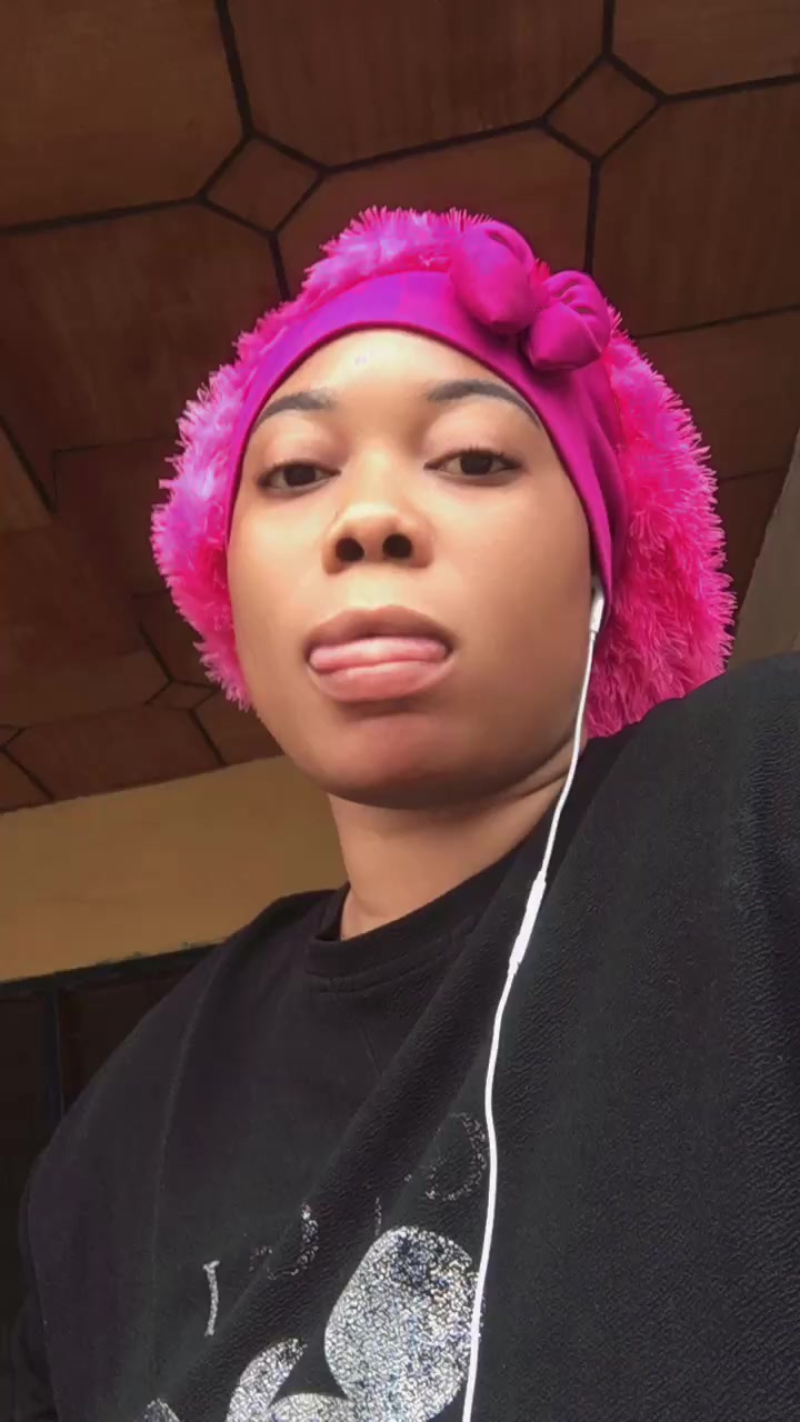 @Happy~Queen 🤘🦋