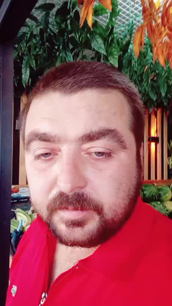 @Bir kadın tanıdımAğlıyordu