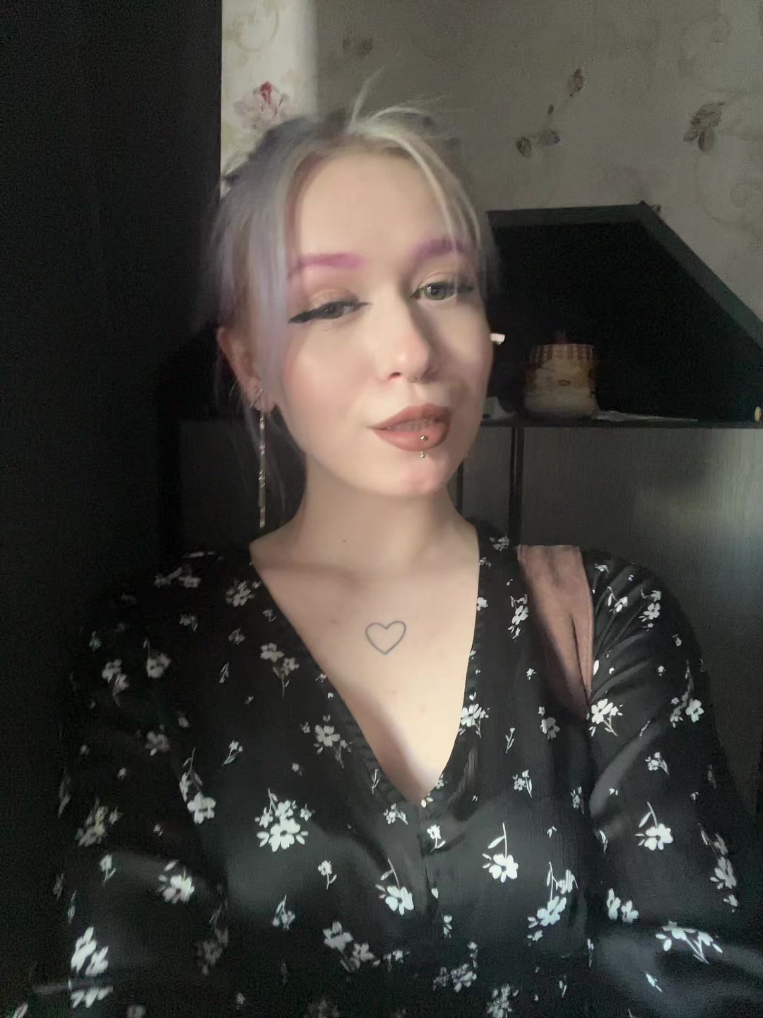 @Кью