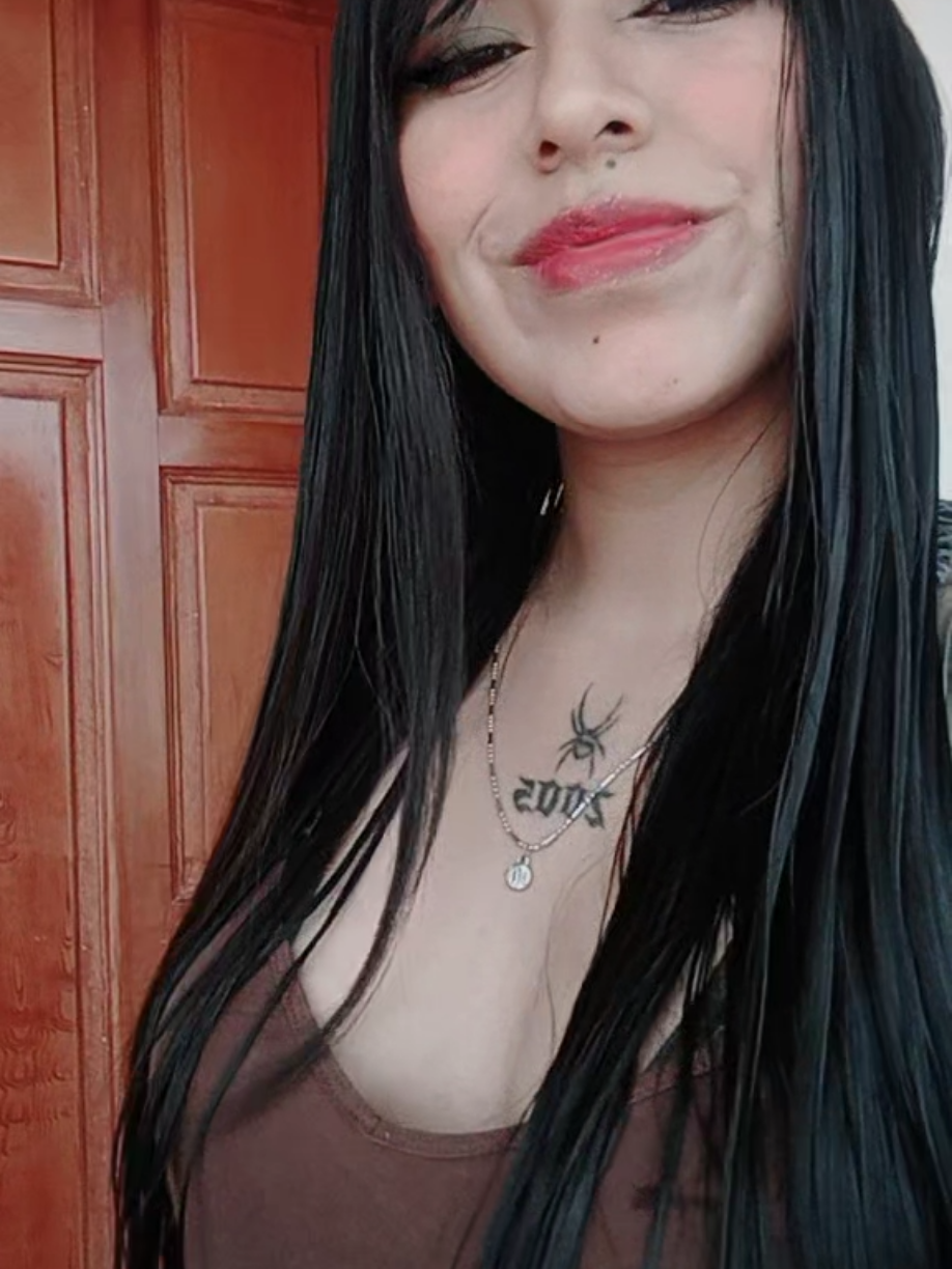 @i'am Nicole🤍🕷️