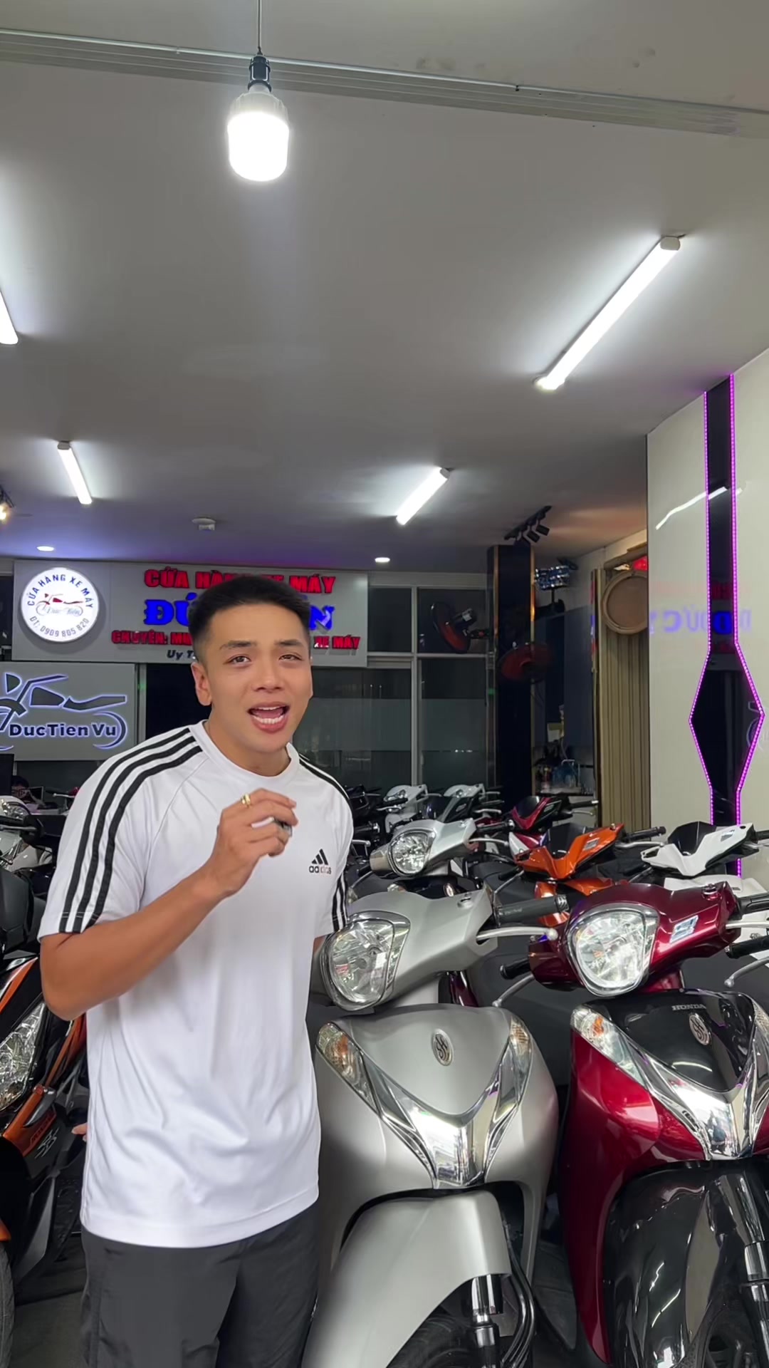 @Huy (em ruột Tiến chiều khách)