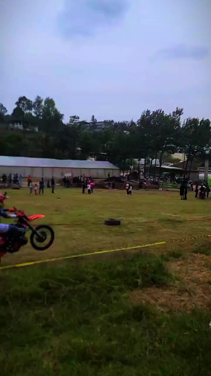 @solo motos Ariel 21