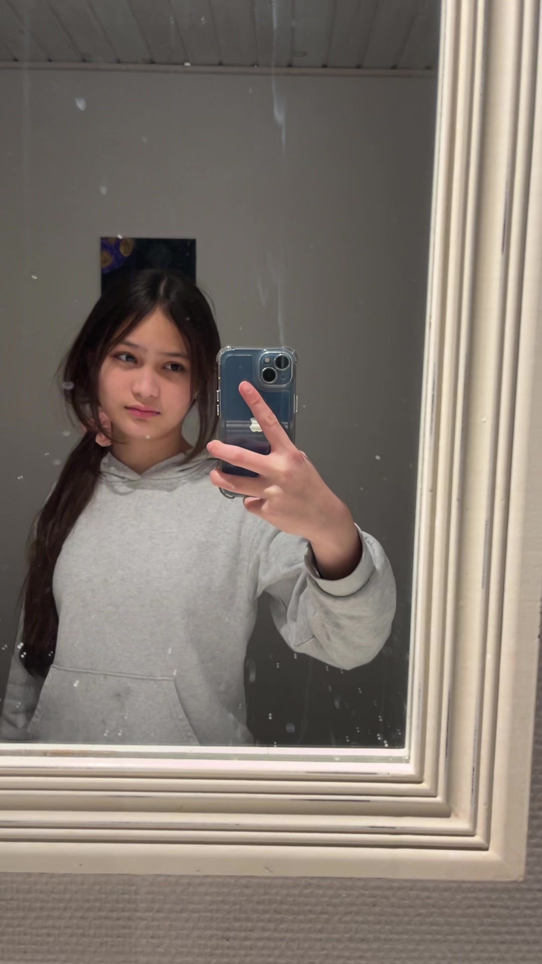 @Jenni_.