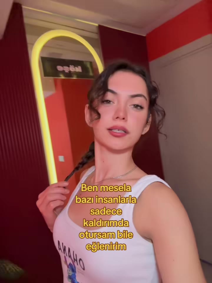 @Տҽղɑ🎀