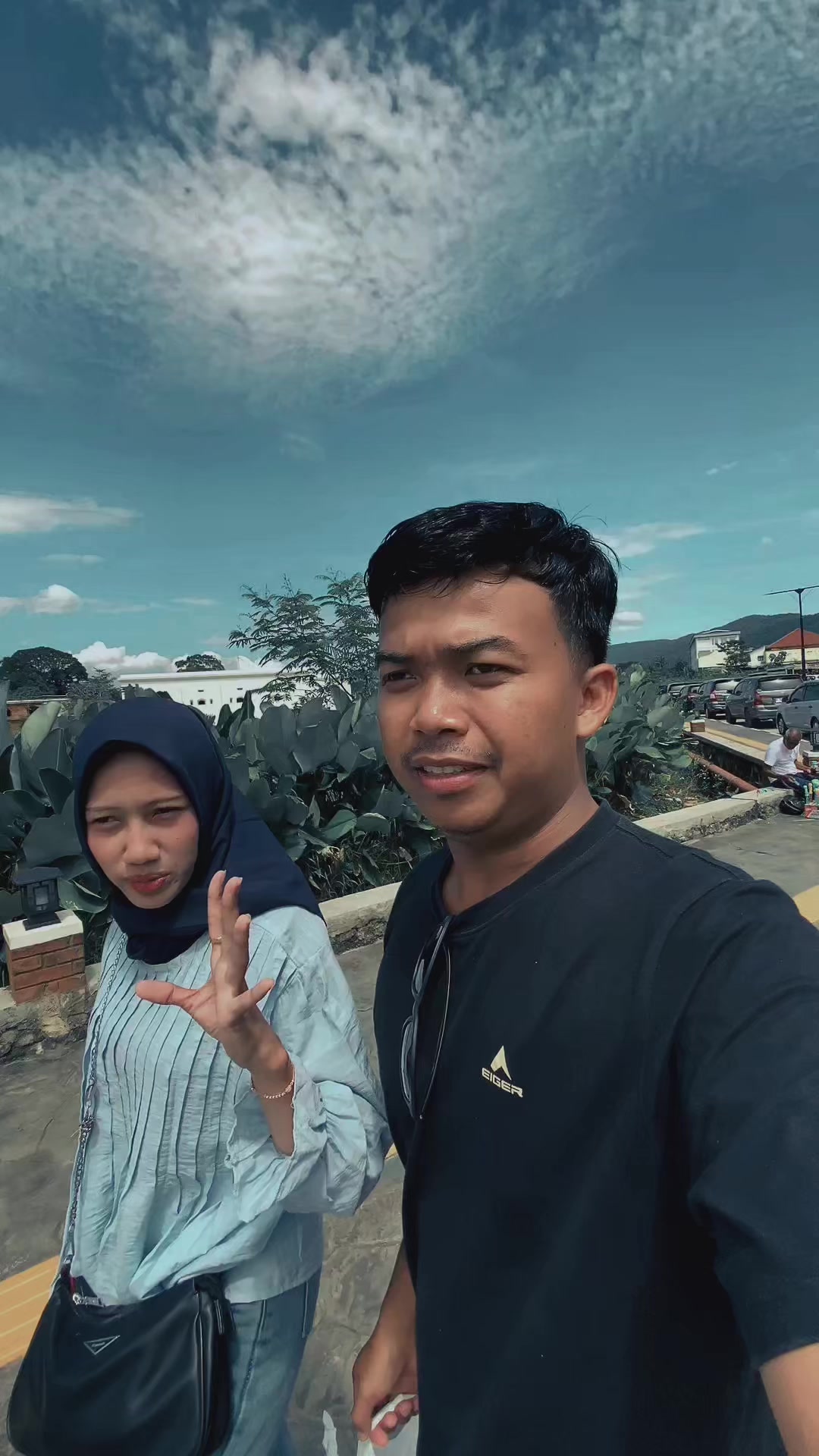 @R & N