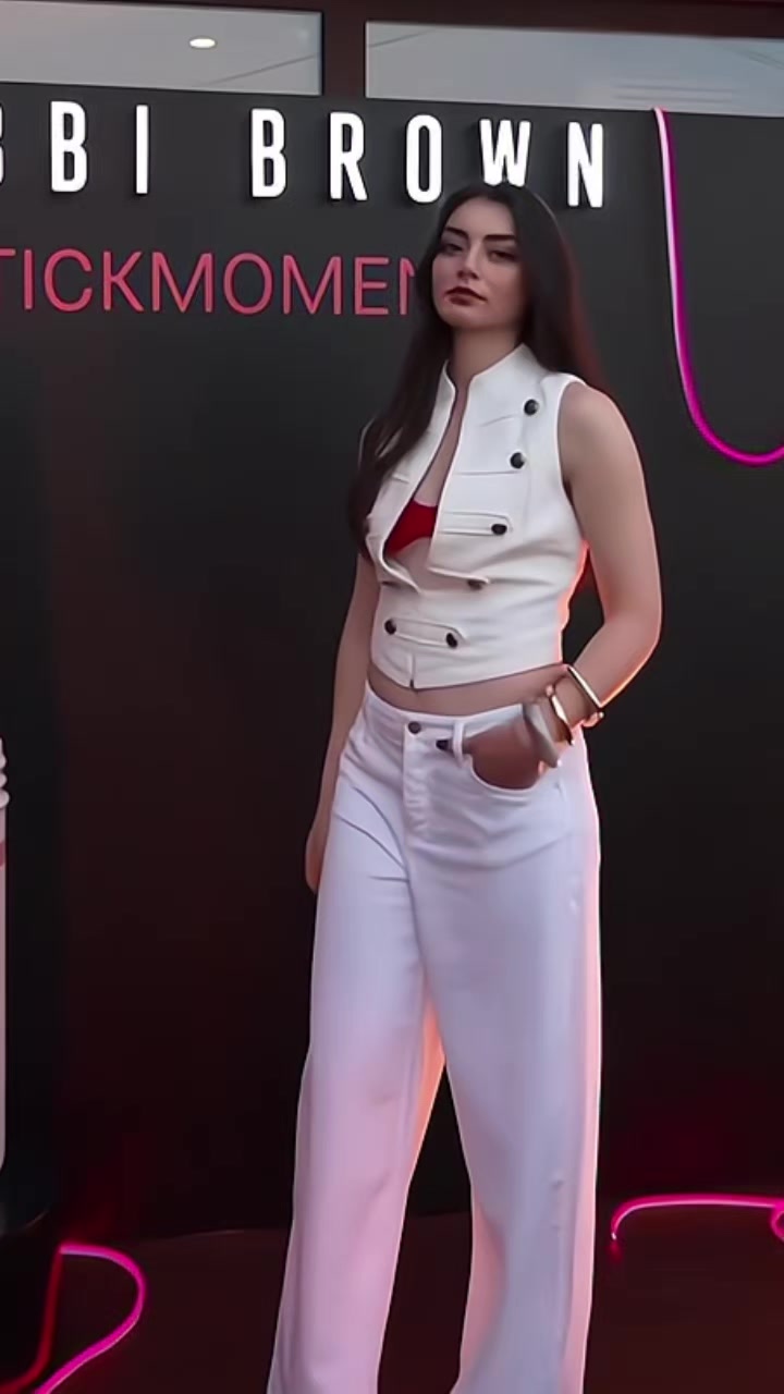 @🇹🇷 𝗢𝘇𝗴𝗲 𝗧&ouml;𝗿𝗲𝗿 💘