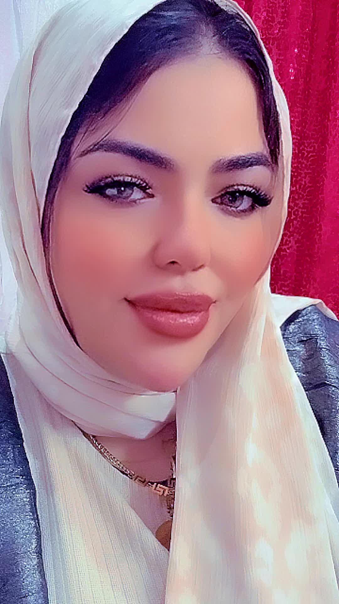 @Donia Yasser make-up artist
