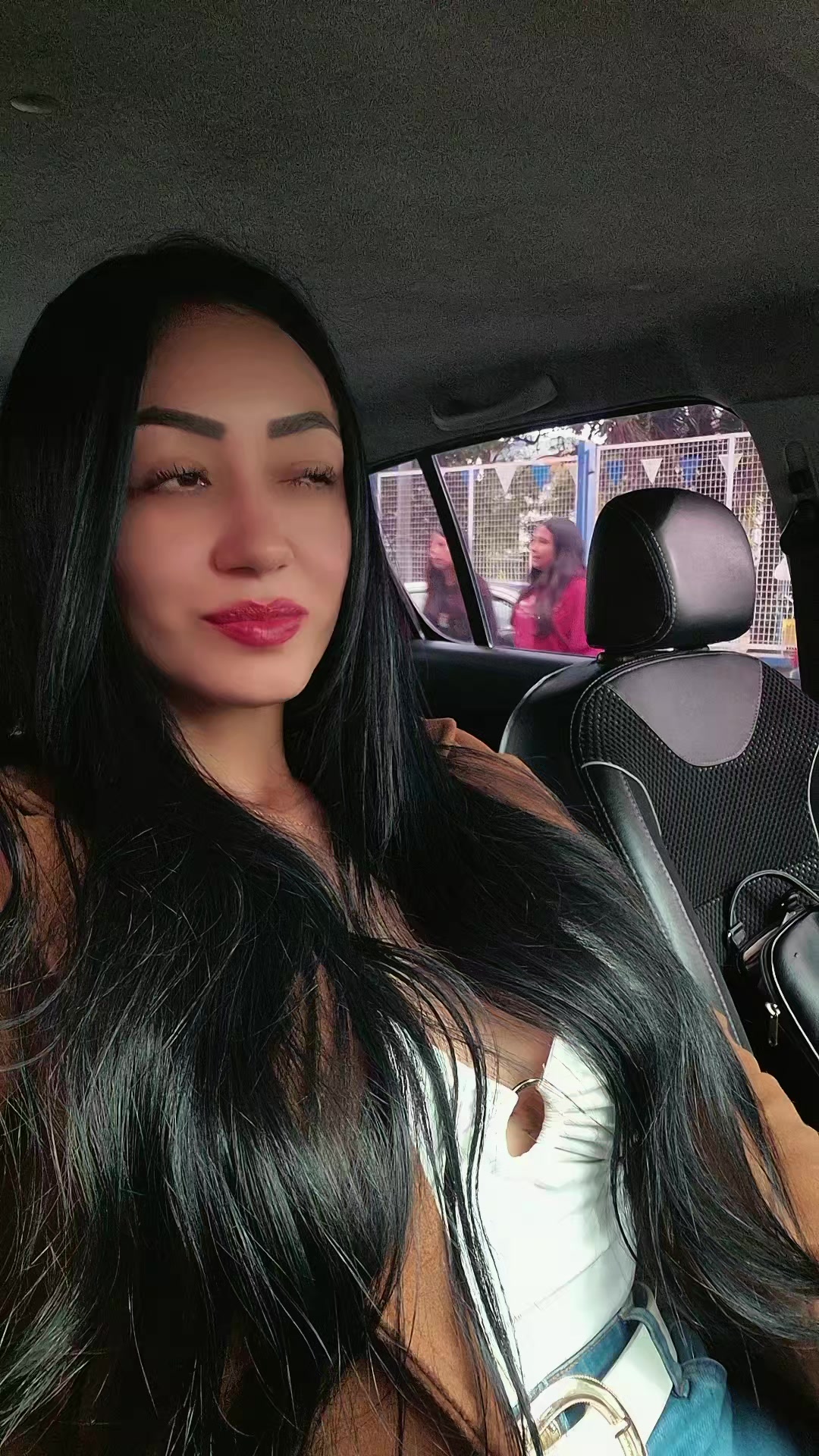 @Julie Vanesa
