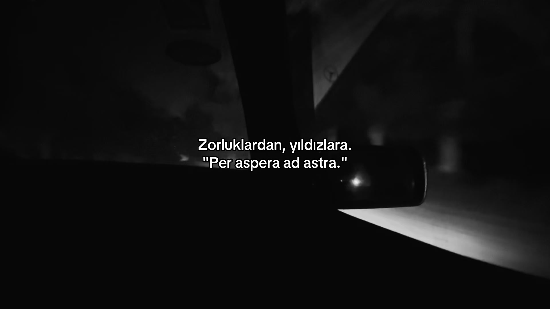 @𝓡.
