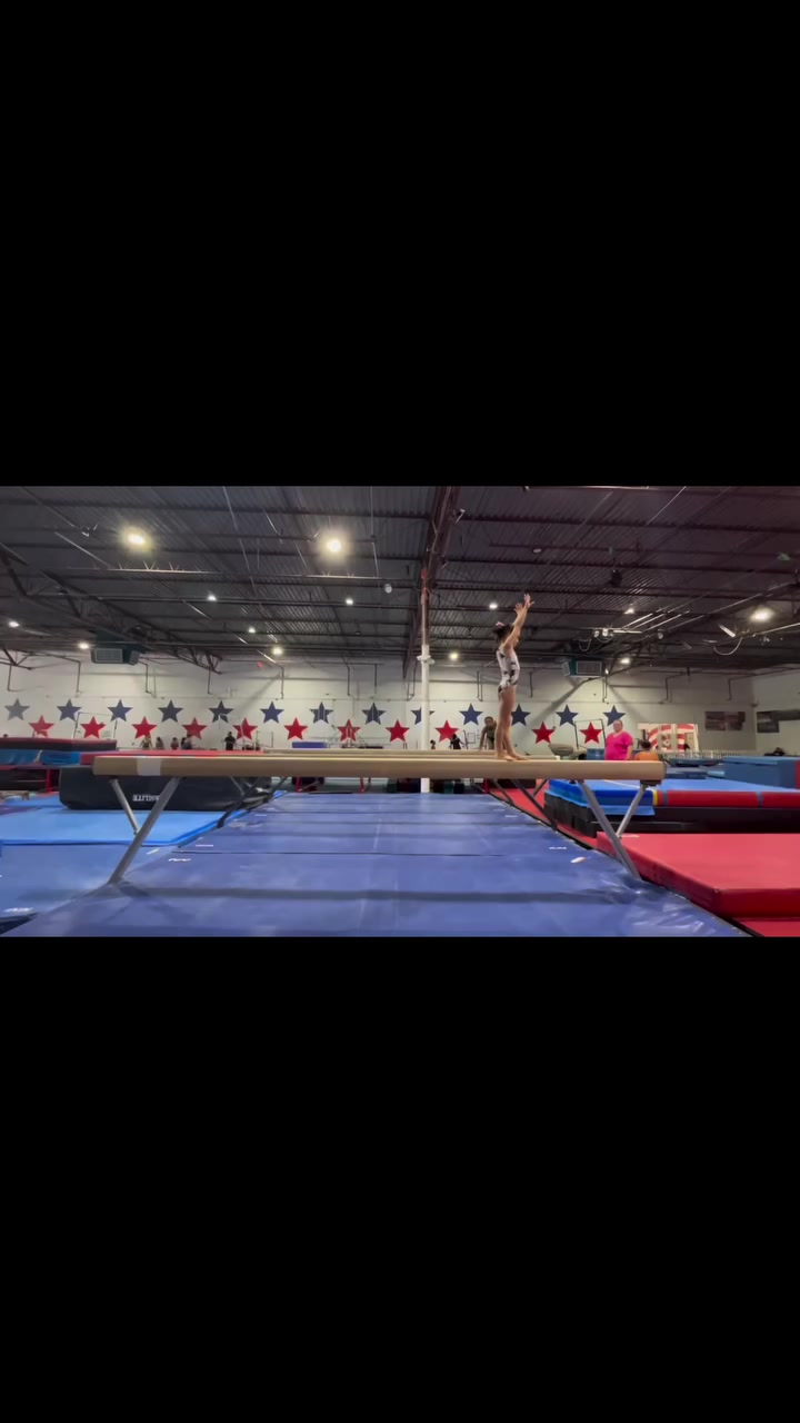 @mini_gymnast_skylar