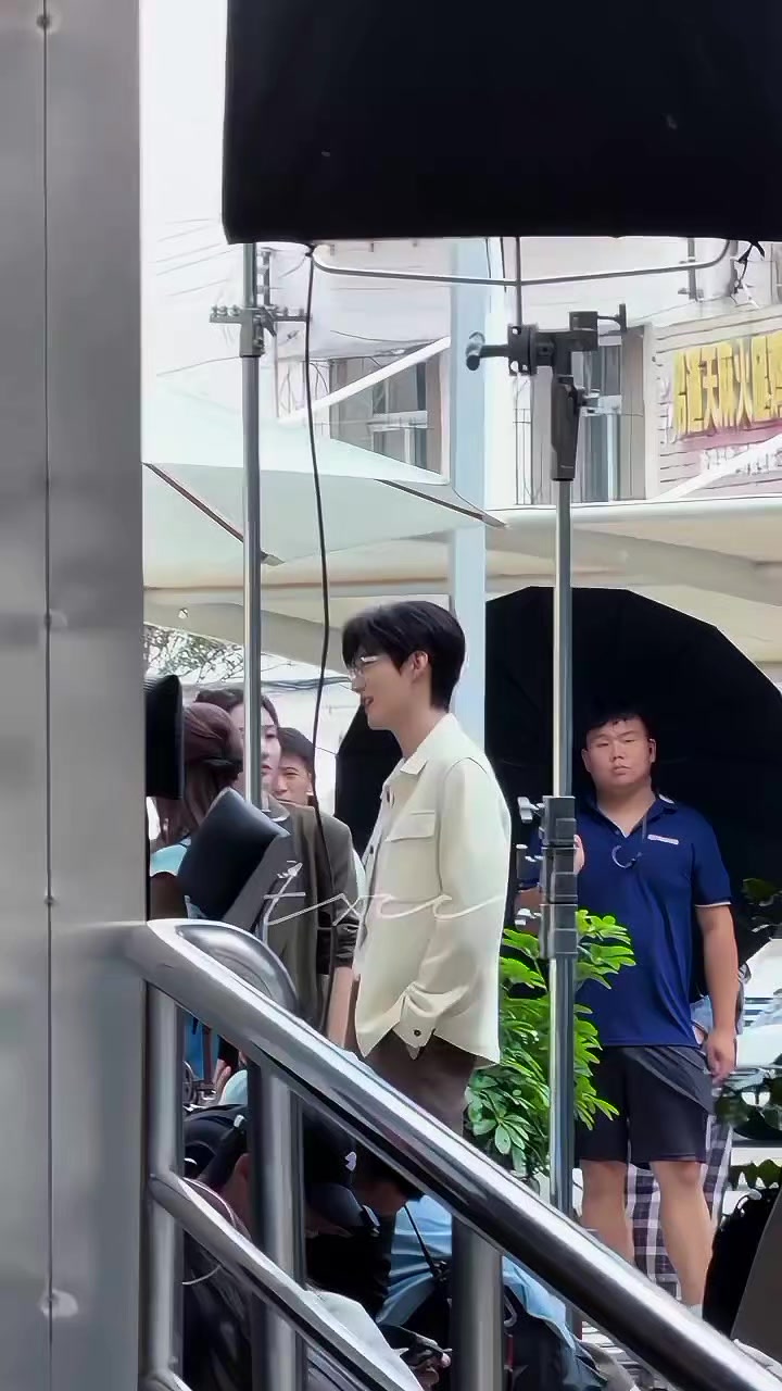 @Uvin_丽雅