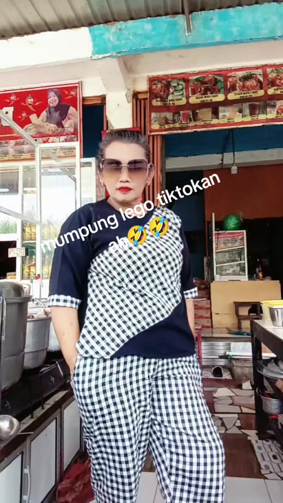 @Mak Krombong