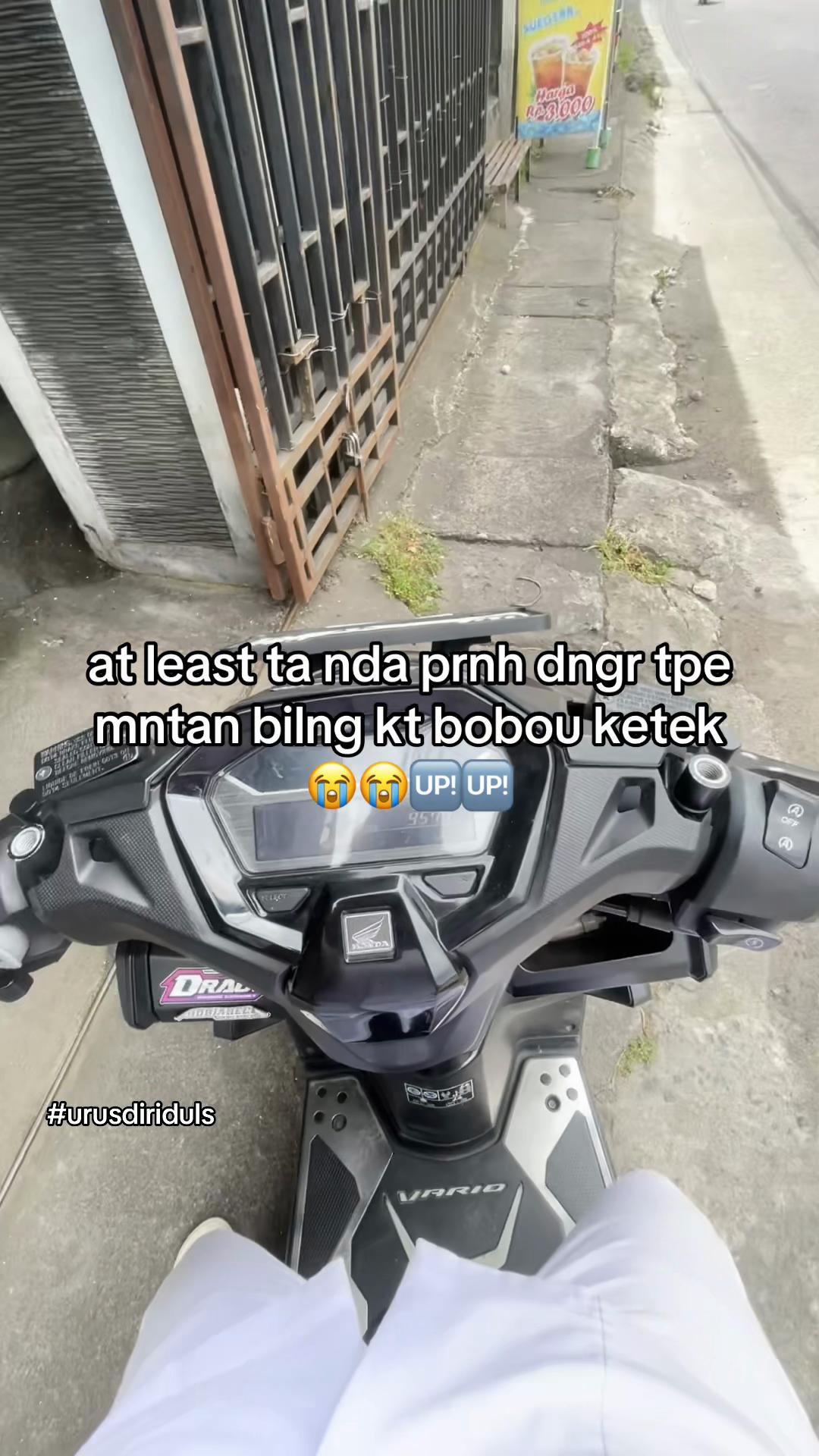@𝒱