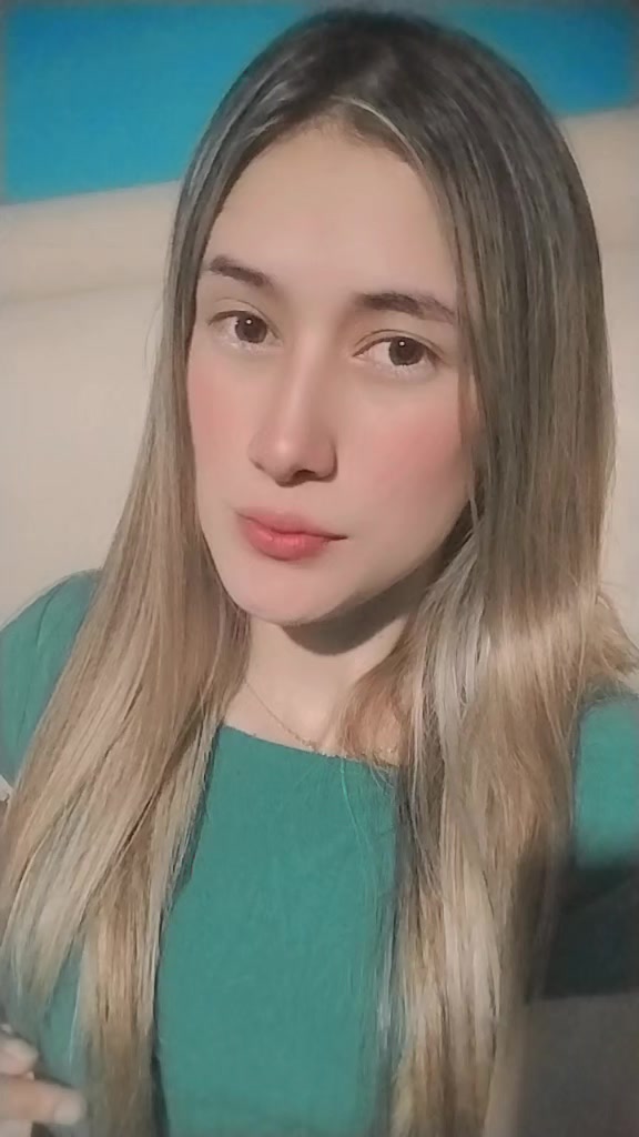 @Che Rubia ii flaquita ii😍😝🌚