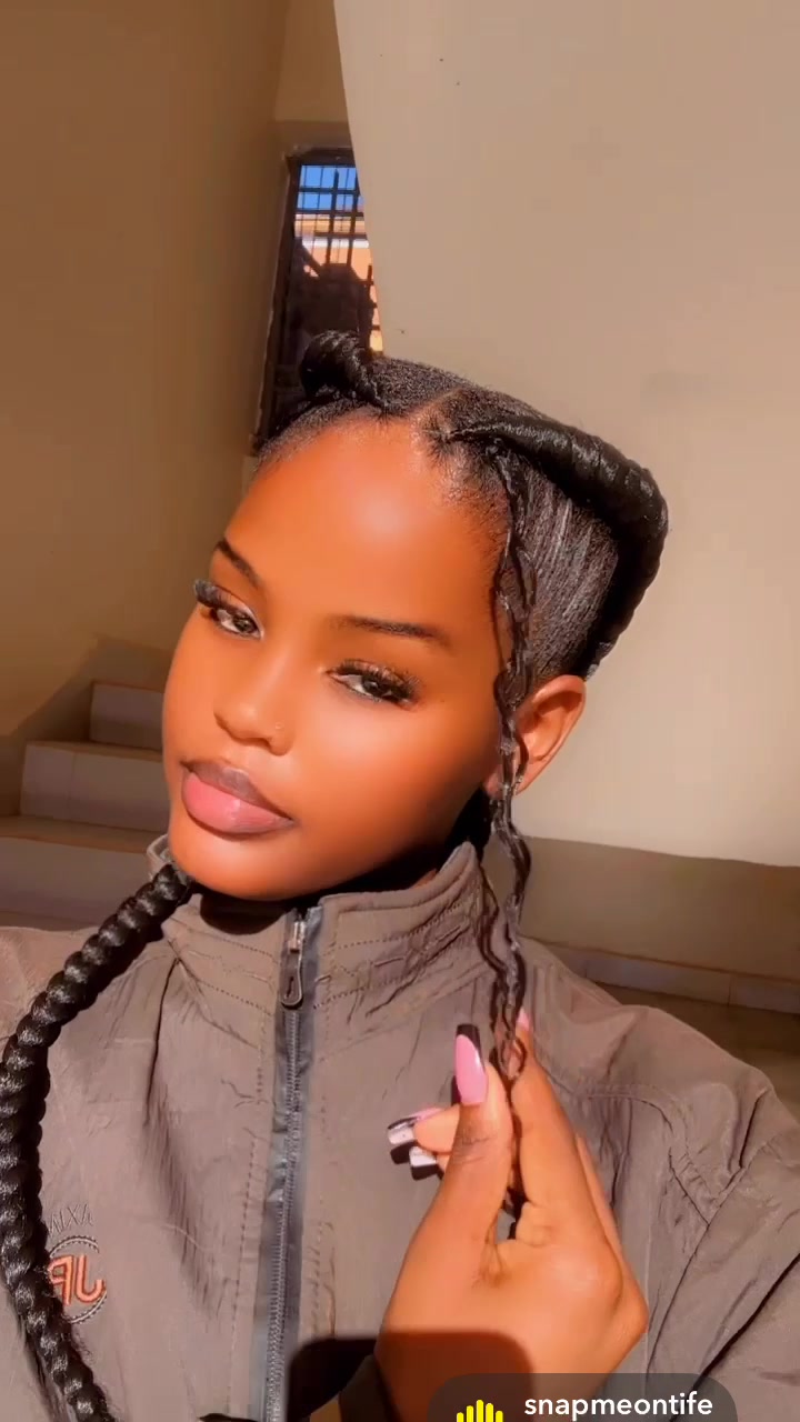 @queen_b_00