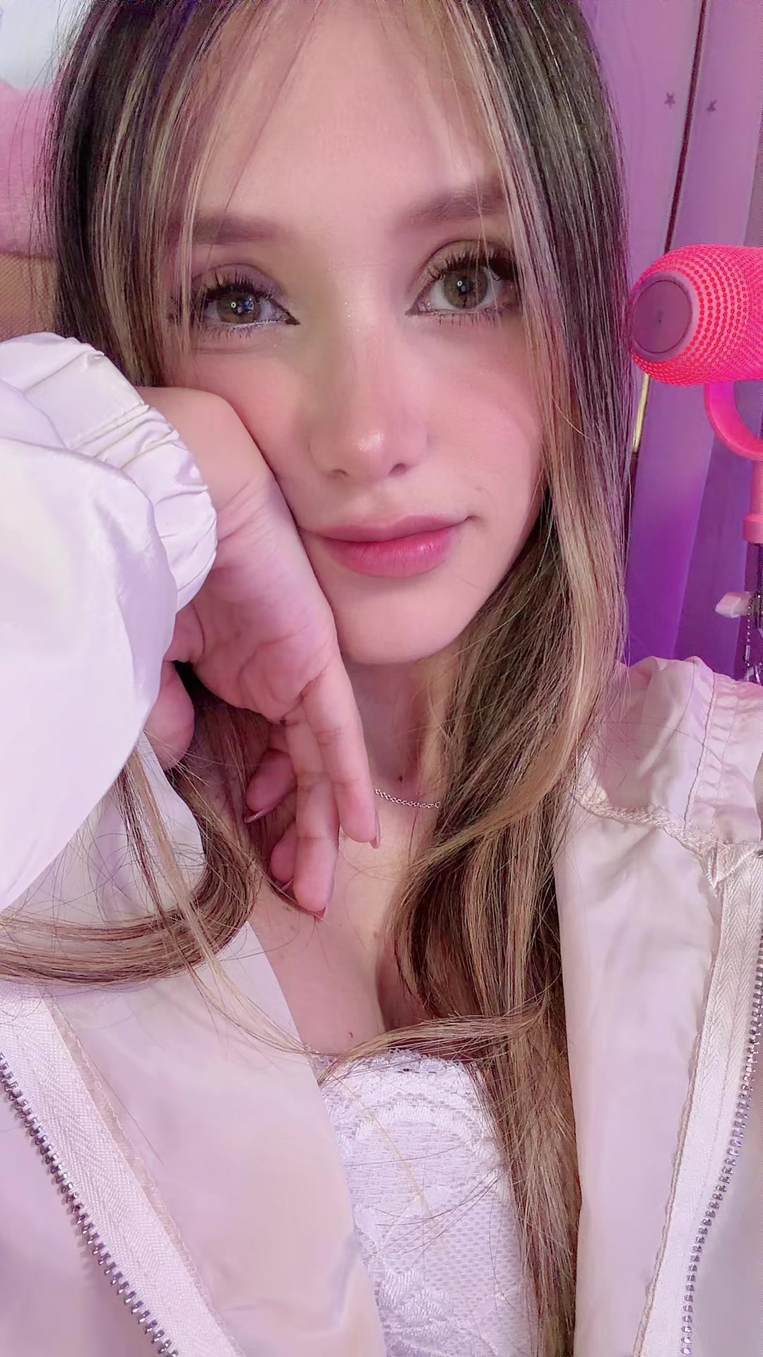 @AleMiyu