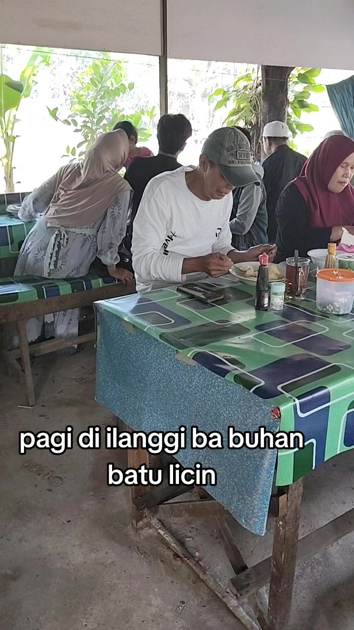 @warung katupat acil ella