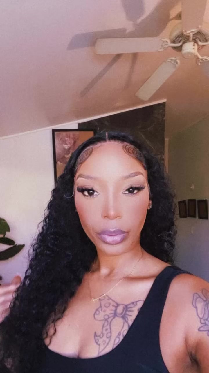 @HILLARY BANKS||Content Creator