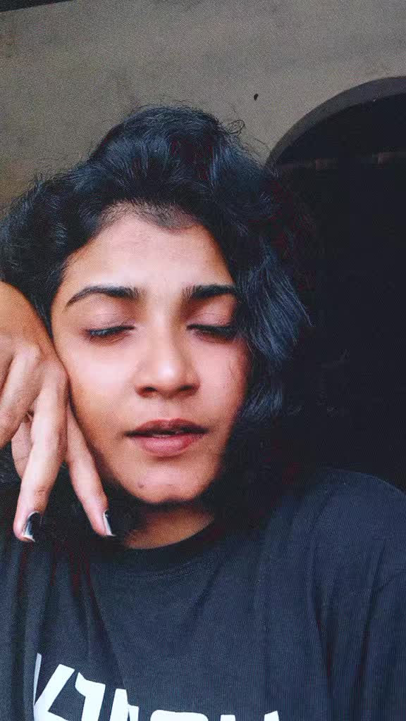 @පොඩ්ඩී.._ 🐣🥹